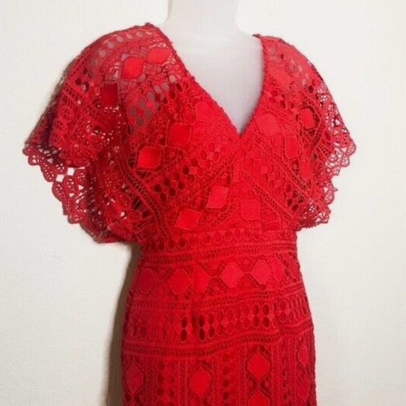 Lulu‘s First Kiss Red Crocheted Lace Mini Dress Dolman Flutter Sleeve M - Picture 2 of 12